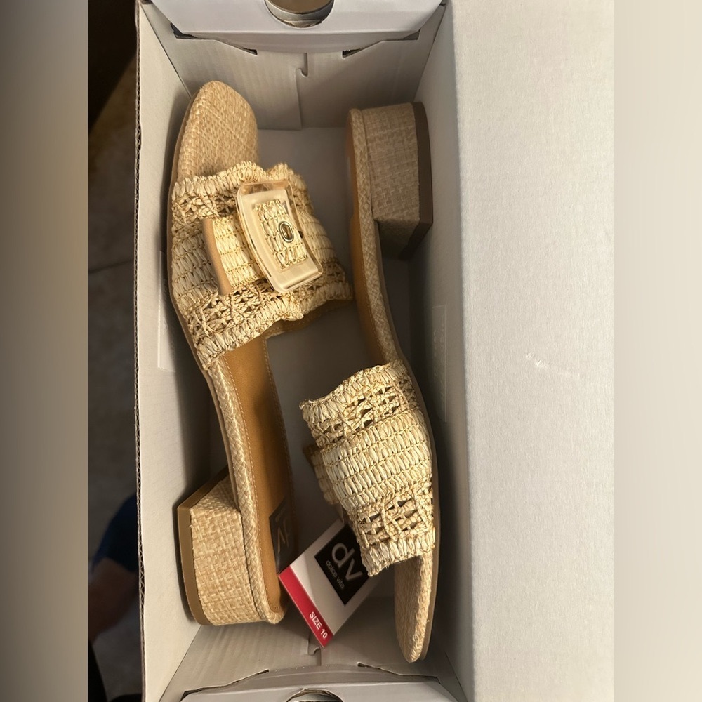 Dolce Vita Tan Slide Sandals with Woven Texture and Decorative Buckle (NWT)